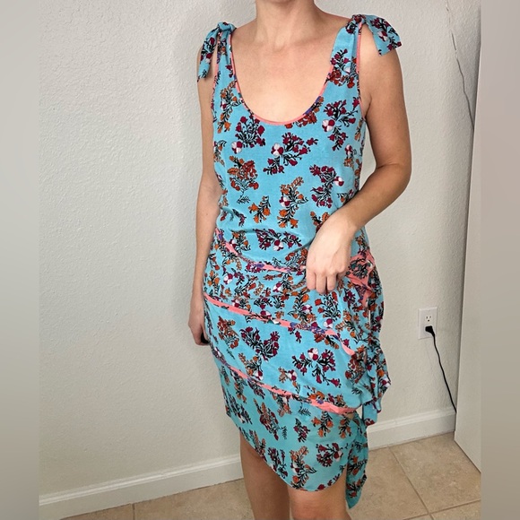 BCBG Maxazaria xxs dress, fits more like a xs/s 100%silk - Picture 2 of 13